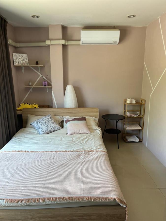 The Chu Cafe / Guesthouse Nai Harn Exterior foto